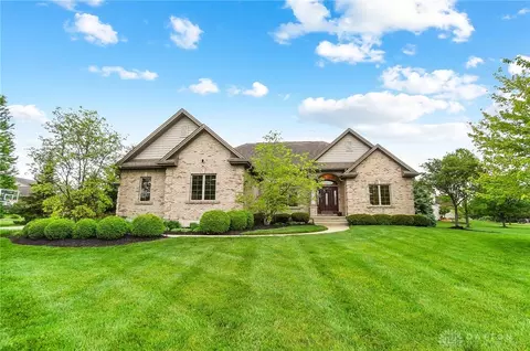 7230 Beaver Brook Dr, Springboro, OH 45066