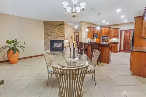 7230 Beaver Brook Dr, Springboro, OH 45066 photo 9