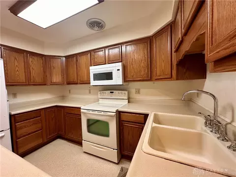 780 Deerfield Trl, Springfield, OH 45503 photo 13