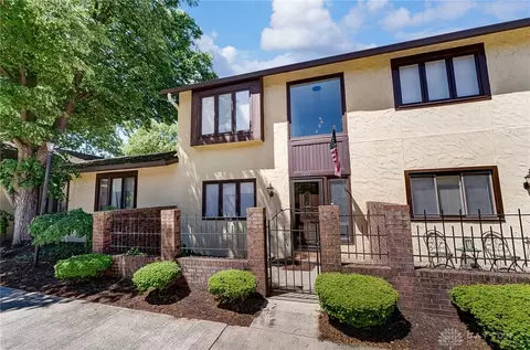 1206 Chevington Ct, Dayton, OH 45459