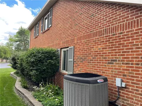 715 Hidden Cir, Centerville, OH 45458 photo 14