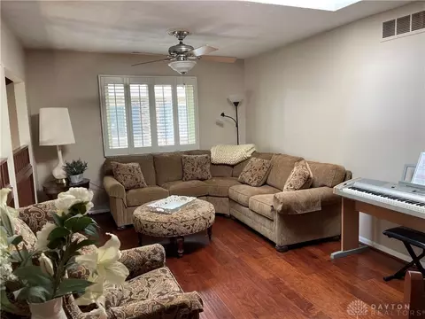 715 Hidden Cir, Centerville, OH 45458 photo 9