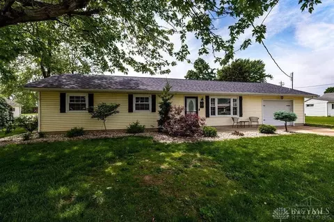 703 Charles St, Trenton, OH 45067