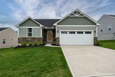 5686 Woodcreek Dr, Middletown, OH 45042