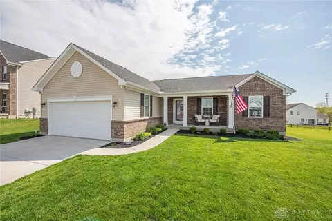 1241 Autumn Ridge Dr, Lebanon, OH 45036