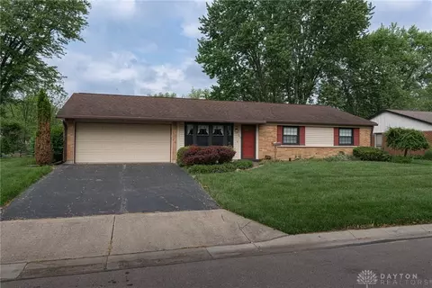 100 Gracewood Dr, Centerville, OH 45458 photo 2