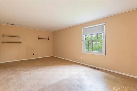 100 Gracewood Dr, Centerville, OH 45458 photo 16