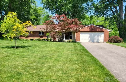 2549 Marscott Dr, Centerville, OH 45440