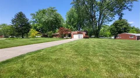 2549 Marscott Dr, Centerville, OH 45440 photo 3
