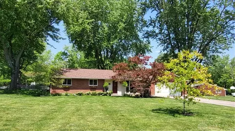 2549 Marscott Dr, Centerville, OH 45440 photo 2