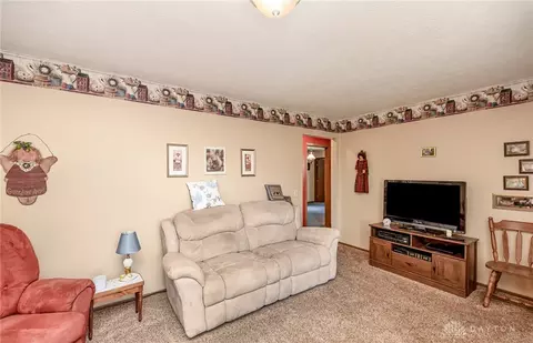 2936 Avery Cir, Springfield, OH 45503 photo 4