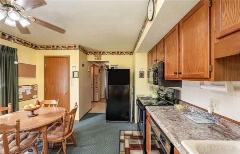 2936 Avery Cir, Springfield, OH 45503 photo 6