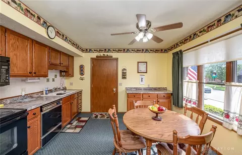 2936 Avery Cir, Springfield, OH 45503 photo 8