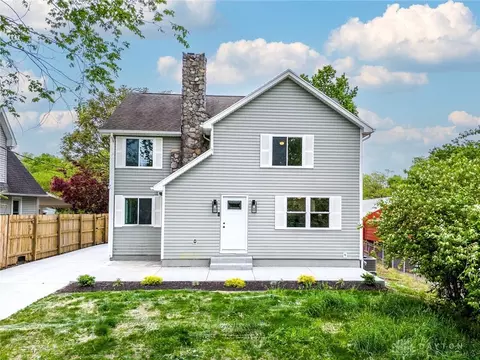 6819 Maple Dr, Franklin, OH 45005