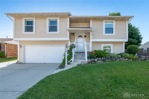 1217 Arkansas Dr, Xenia, OH 45385