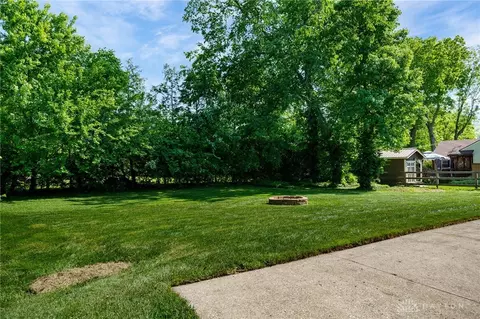 Exterior - 2501 E Rahn Rd, Kettering, OH 45440 photo 7 of 7