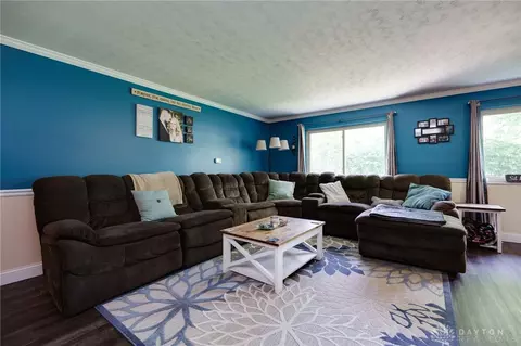 Living - 2501 E Rahn Rd, Kettering, OH 45440 photo 2 of 8