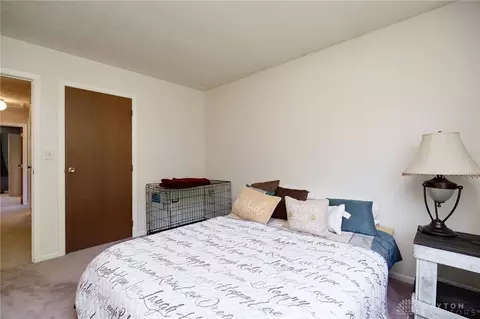 Bedroom - 2501 E Rahn Rd, Kettering, OH 45440 photo 2 of 8