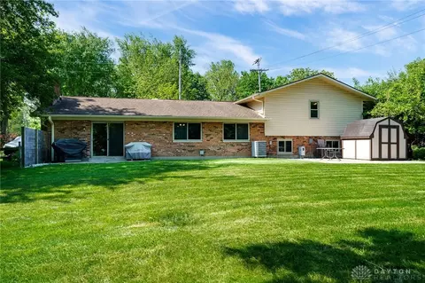 Exterior - 2501 E Rahn Rd, Kettering, OH 45440 photo 5 of 7