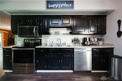 Kitchen - 2501 E Rahn Rd, Kettering, OH 45440 photo 2 of 3