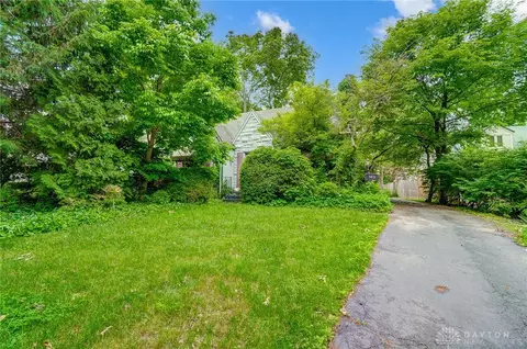 169 E Thruston Blvd, Oakwood, OH 45419