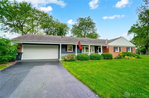209 Anton Ct, Centerville, OH 45458