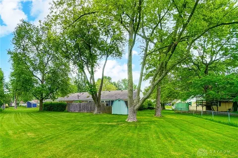 209 Anton Ct, Centerville, OH 45458 photo 3