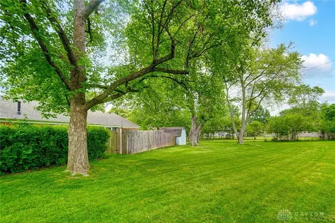 209 Anton Ct, Centerville, OH 45458 photo 4