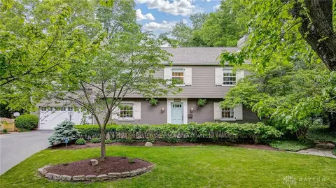 815 E Schantz Ave, Oakwood, OH 45419