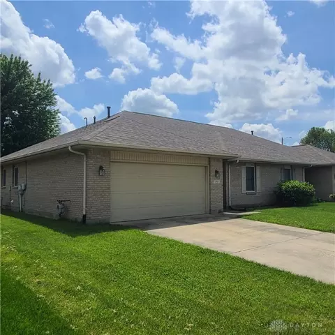 1954 Swallowtail Ct, Clayton, OH 45315