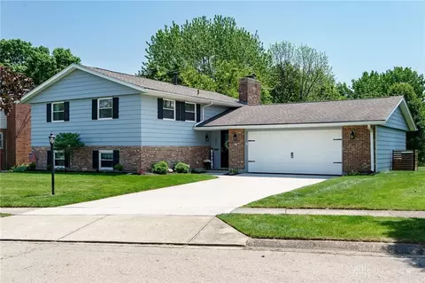 185 Kiser Dr, Tipp City, OH 45371