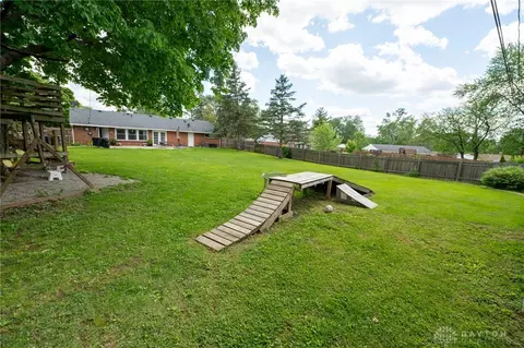 211 Blackstone Dr, Dayton, OH 45459 photo 28
