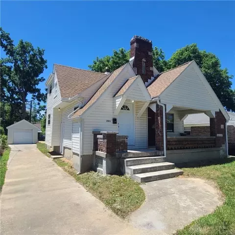 1521 Shelley Dr, Dayton, OH 45406