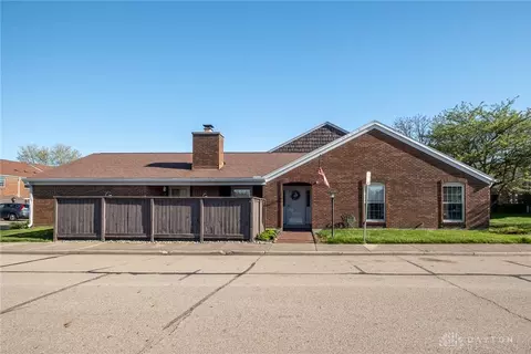 2101 Wellington Ct, Fairborn, OH 45324