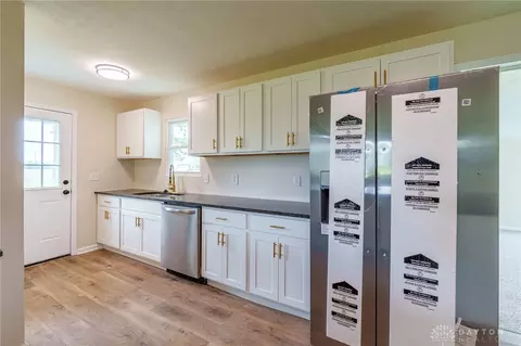 1327 Victory Rd, Springfield, OH 45504 photo 9