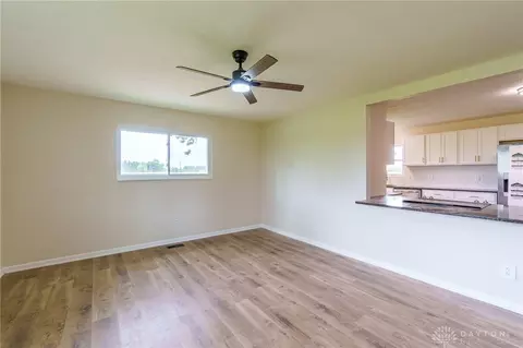 1327 Victory Rd, Springfield, OH 45504 photo 3
