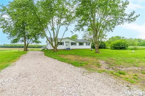 1327 Victory Rd, Springfield, OH 45504