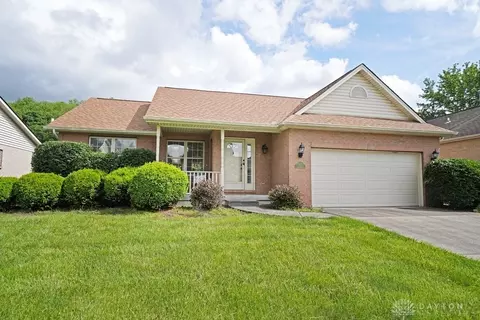 3233 Village Dr, Fairfield, OH 45014