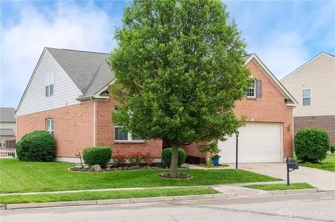 1648 N Wood Creek Dr, Clearcreek Twp, OH 45458