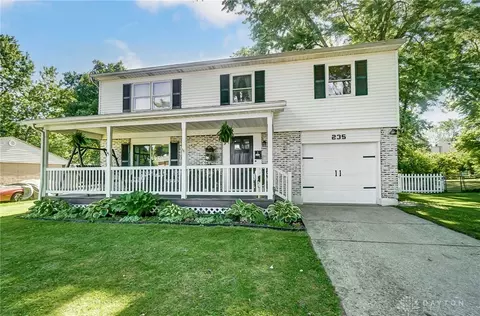 235 Pinegrove Dr, Bellbrook, OH 45305