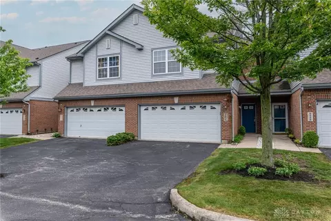 9256 Great Lakes Cir, Dayton, OH 45458