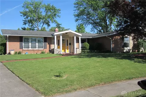 649 Sharon Dr, Fairborn, OH 45324