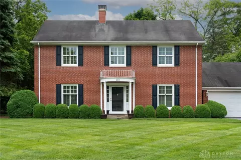 110 Grandon Rd, Oakwood, OH 45419