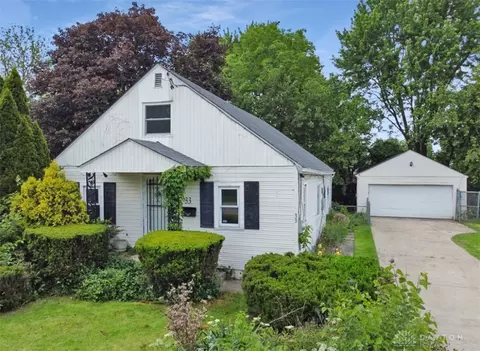 33 W Robbins Ave, Fairborn, OH 45324