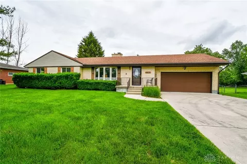4216 Ridgecliff Dr, Dayton, OH 45440