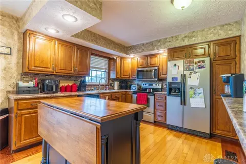 Kitchen - 1431 S Kuther Rd, Sidney, OH 45365 photo 2 of 2
