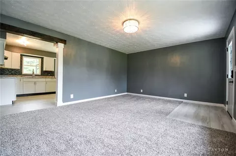 340 Green Acres Dr, Springfield, OH 45504 photo 7