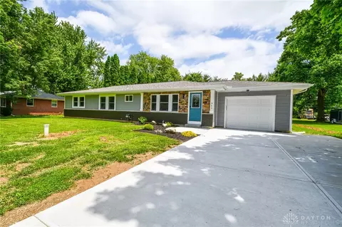 340 Green Acres Dr, Springfield, OH 45504 photo 4