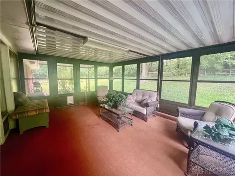 Exterior - 1153 White Oak Dr, Springfield, OH 45504 photo 3 of 6