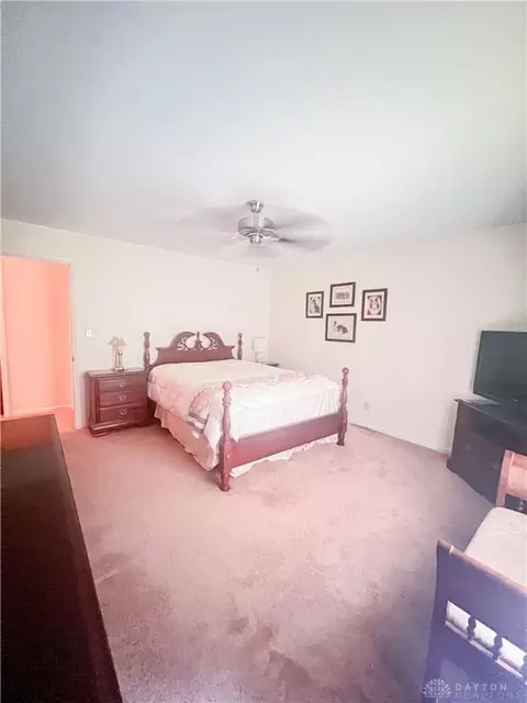 Bedroom - 1153 White Oak Dr, Springfield, OH 45504 photo 3 of 7